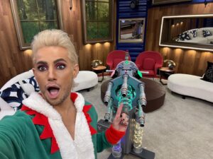 Britney Haynes Instagram - @bigbrothercbs INVASIIIOONNN!!! 👽👽👽 we are here and I’m queer!!! 💕🤝