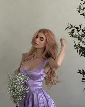 Brittan Byrd Instagram - until i find a baby’s breath flower field to frolic in, bouquets will have to do 🏹