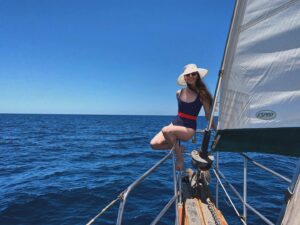 Brittany Curran Instagram - Dreaming back to the beautiful blue waters of Mexico on this beautiful sunny LA day ⚓️☀️💙

📷: @jamesisntcool