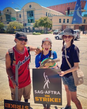 Brittany Curran Instagram - Day 1 of the @sagaftra strike. ✊🏻🪧 After 22 years as an actor and as a SAG-AFTRA member, I sincerely have never felt more proud to be an actor & to be a part of my union, than I feel today. Also feeling exceptionally proud that I got to hold this handsome lil pro-labor tortoise today. He’s a little gentleman and he demands respect for unions. 

#SAGAFTRAstrike #sagaftramember #SAGAFTRAstrong #WGAstrike #ActorsStrike #SAGAFTRA #1u #UnionSolidarity 

@sagaftra @wgawest @writersguildwest @alifeinthearts