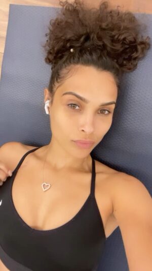 Brittany Lucio Instagram - I’m loving the realization that’s coming to me these days. 💡 

Having self-awareness in the process of growth in developing a stronger mindset is crucial. 

Being strongly aware of my strengths and weaknesses, understanding my feelings and knowing how to articulate them, recognizing others feelings, and learning from my mistakes and having a strong will to do better…

So within that process it’s easier to establish what’s good for me and what’s not, what I allow and what I don’t, creating boundaries, having discipline and making the best decisions. 

It takes a lot of self-work. Removing the ego, pride and fear. Living only by faith. 

Nonetheless, as time goes by you generate a clear mind, become more intentional, positive, see things on the brighter side, and develop gratitude. 

And then…miracles can happen. 🪄

#mindset 
#selfawareness
#mentalhealth 
#selfcare 
#majorkey 
#thenewhealthy
#MentalHealthAwarenessMonth 💚
