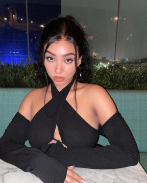 Brittany Panzer Instagram - What am I thinking? 👀