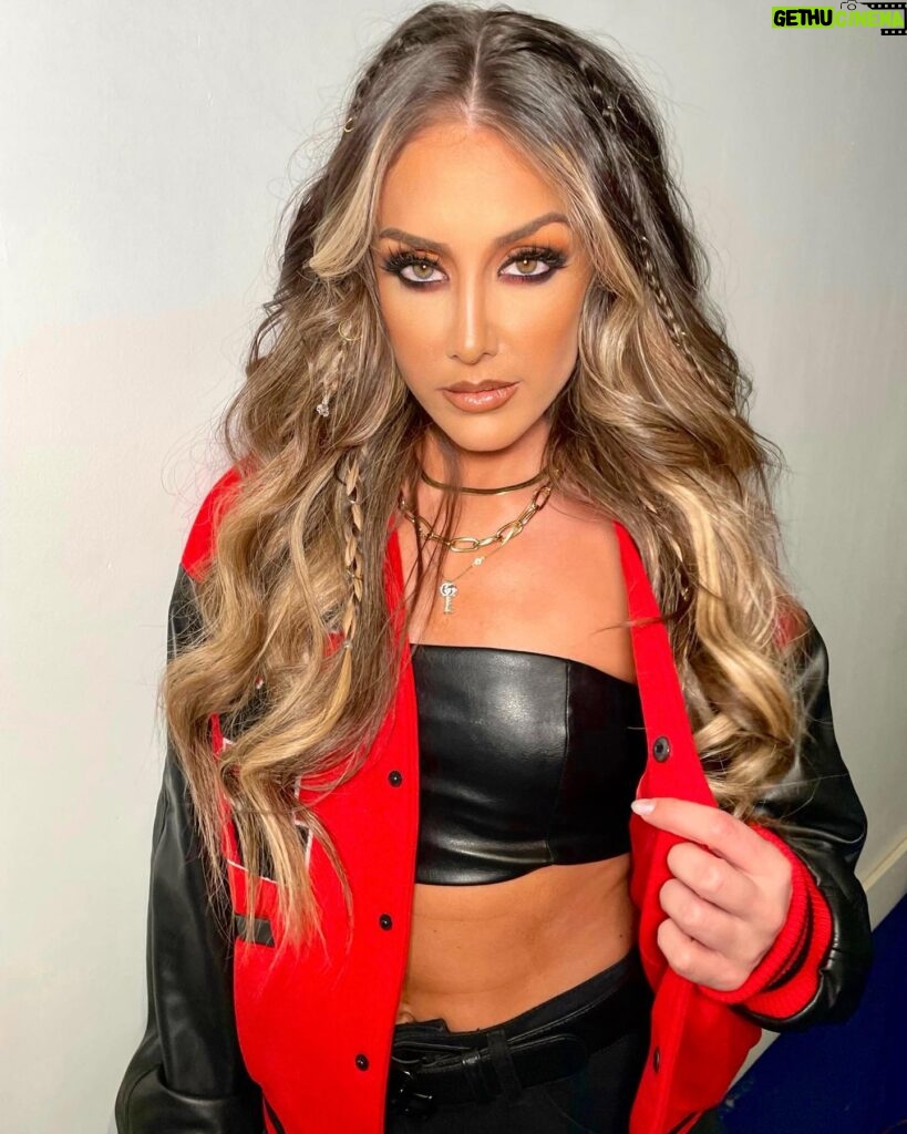 Brittany Baker Instagram - @realbrittbaker has been serving looks honey…. So I’ll go on record in saying, we have created some bomb ones over the years… Braids and waves 😍 thanks @thedrybar , together we create magic on @realbrittbaker And yes I did the makeup too duh 🙄 #marandanrenea #hair #makeup #aewglam #hsninfluencer