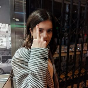 Brittany Raymond Instagram - I love popcorn, friends, stationary stores, premieres, late night decaf lattes and everything else about these photos.
🍿💑📓📽️🖋️☕🖕