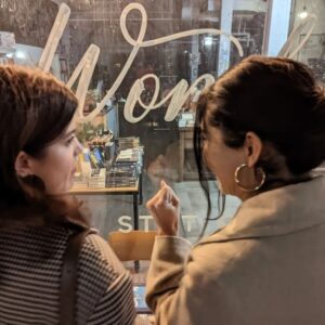 Brittany Raymond Instagram - I love popcorn, friends, stationary stores, premieres, late night decaf lattes and everything else about these photos.
🍿💑📓📽️🖋️☕🖕