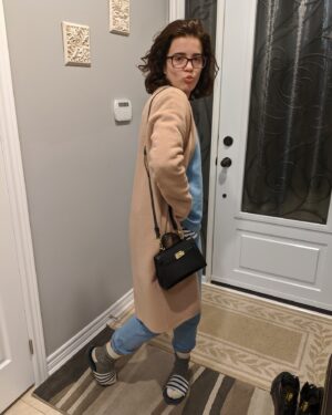 Brittany Raymond Instagram - I finally managed to fit my things in my new favourite purse from @vivorosa_official 💖
@roots you also rock for keeping me comfy, along with my @adidasca slides.
Swipe through for my multiple personalities.