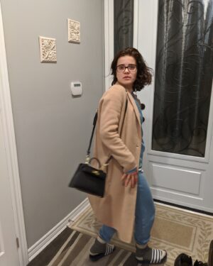 Brittany Raymond Instagram - I finally managed to fit my things in my new favourite purse from @vivorosa_official 💖
@roots you also rock for keeping me comfy, along with my @adidasca slides.
Swipe through for my multiple personalities.