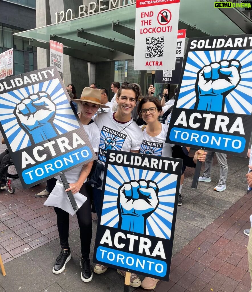 Brittany Raymond Instagram - @actratoronto supporting our fellow artists from the south @sagaftra ✊