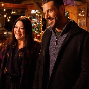 Brooke Elliott Instagram - Premiering tonight!! A Country Christmas Harmony on Lifetime 8/7c! I’m so excited to share this with you all! We hope you enjoy the magic, love, and beauty of this story as much as we do! ✨🎄

#ItsAWonderfulLifetime 
#ACountryChristmasHarmony 

@itsawonderfullifetime
@lifetimetv
@lifetimetvpr 
@thebrandonquinn