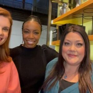 Brooke Elliott Instagram - We’re back! Sweet Magnolias Season 2 @netflix premiering Feb 4, 2022! #seeyouthere🌸