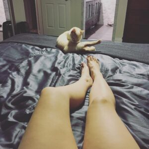 Brooke Leigh Thorne Instagram - That stretch tho 😂 running a bath for my poor legs. Still hard to get up and down the stairs after going ham at the gym so my trainer suggested a bath. IF YOU INSIST~*~ 👏🏻