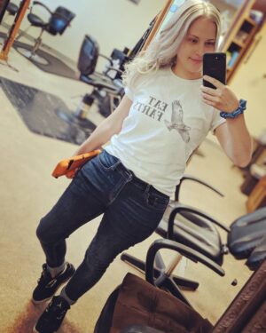 Brooke Leigh Thorne Instagram - Finally got my hair done! Thank you, Jodi! 🥰