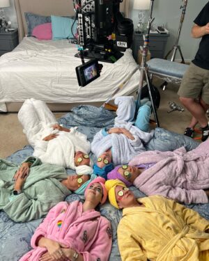 Brooke Alexx Instagram - The “All My Exes’ Moms” Official Music Video is OUT NOW!!! This song changed everything for me this past year, so I hit up @jimmernapes and we finally brought this silly story to life ✨ BIG shoutout to my exes and their beautiful moms for being great sports 😉

Director: 💁🏻‍♀️
DP: @jimmernapes 
Steadicam Op: @larkinm7 
1st Assist Camera: @kenneth_herron 
Gaffer: @jonc.films 
Key Grip: @litbydave 
Colorist: @jimmychains 
Editor: 💁🏻‍♀️