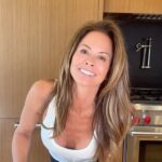 Brooke Burke Instagram - The fastest way to make a chopped salad! Oh-em-gee the funniest way to prep! #lunchideas 1 board, 1 knife, 5 minutes‼️ Arugula, Romain, radicchio, cucumbers, hard-boiled eggs, pre-cooked beets, pickles, red onion, Dijon, mustard, olive oil, pepper, pink Himalayan salt. Drop, chop, drizzle, enjoy!!!! #newreels #healthyrecipe #salad @brookeburkebody #lunchideas