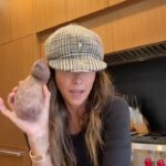 Brooke Burke Instagram - Purple sweet potato protein snack 🍠 | bake at 375 for 30-40 minutes, slice, spoonful of cottage cheese on top, olive oil, salt n pepper…yum! #bluezones #recipe #healthysnacks