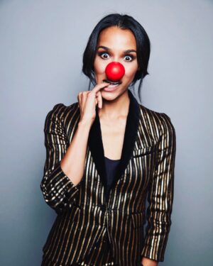 Brooklyn Sudano Instagram - Let's end child poverty one 🔴 at a time! #RedNoseDay Special is LIVE Tonight at 10/9c on @NBC #donateNOW 👊🏽