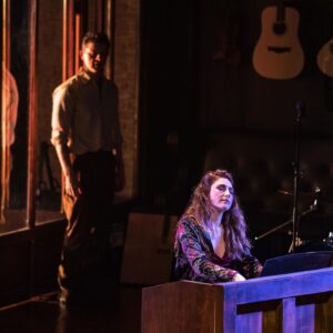 Bruna Guerin Instagram - Só pra lembrar que é a última semana de @once_omusical . Me aguentem que todo dia vou postar foto nova. Saudade já batendo aqui… 🤍

✨ingressos na bio. 

foto: @adrianodoria 

#musical #once #onceomusical #oncethemusical #teatro #teatromusical #broadway #sp #cultura