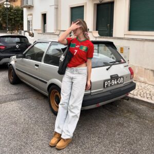 Bruna de Magalhães Instagram - gotta be special if she in my car that only take one passenger