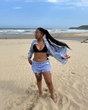 Buntu Petse Instagram - Sun of a beach!☀️🌊😂