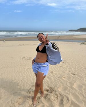 Buntu Petse Instagram - Sun of a beach!☀️🌊😂