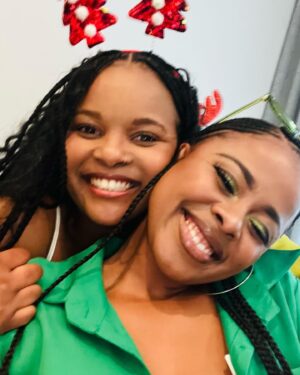Buntu Petse Instagram - ‘Twas the Szn😍🎄💚❤️🤍 #friendsmas @mbuyik_ ❤️🙏🏾🥹