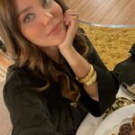 Burçin Abdullah Instagram - 1 Aralık’tan sesleniyorum, o gün set günüydü bugün pijama krallığı 💆‍♀️
