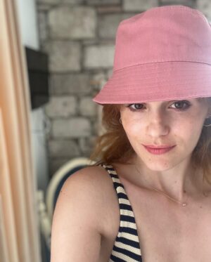 Burcu Cavrar Instagram - 🏖️