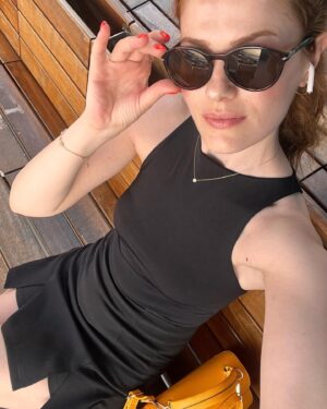 Burcu Cavrar Instagram - 🚢🎻