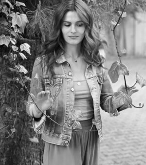 Burcu Cavrar Instagram - 🍀💜