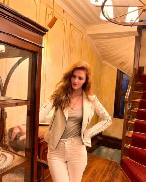 Burcu Cavrar Instagram - 🤎