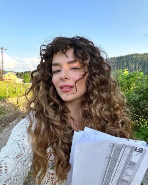 Buse Meral Instagram - evet sete geçiyoruz 🤪