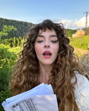 Buse Meral Instagram - evet sete geçiyoruz 🤪
