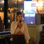 Buse Sinem İren Instagram – @aksipub ailesine ve gelen misafirlerimize teşekkür ederim 🥰 Aksi Lounge Suadiye yeni açıldı, ilk stand up showuyla kurdeleyi kestik