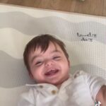 Ángeles Balbiani Instagram - Cósimo está más movedizo e inquieto que antes y como siempre duerme toda la noche. Para esta nueva etapa busqué un pañal que lo acompañe no sólo en flexibilidad sino también que lo mantenga seco toda la noche. Me encontré con la sorpresa de los pañales #Estrellababy. Uso el algodón desde siempre y me sorprendí al ver que sus pañales y productos para baño mantenían la buena calidad y suavidad natural.