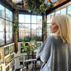 Áurea Instagram - Paris💛