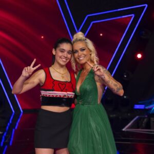 Áurea Instagram - Gala 1.. Que noite cheia de emoções fortes🥺💛 Que os sonhos nos guiem sempre meus meninos @_mariapedro5_ , @vicente_oliveira.ofc e @santiago._.hassam_oficial11 , fiquei tão orgulhosa pelos três💛
Parabéns minha linda @_mariapedro5_ , seguimos em frente!🥰🥰🦸🏼‍♀️ @thevoiceportugal