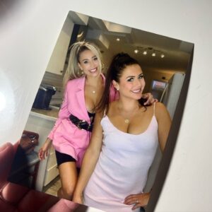 Élodie Routhier Instagram - Ma sœur ma petite sœur❤️💕