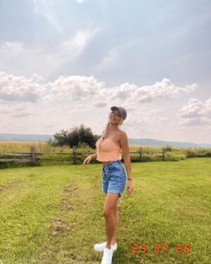 Élodie Routhier Instagram - Hiiii🌾👩🏻‍🌾