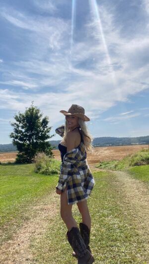 Élodie Routhier Instagram - 