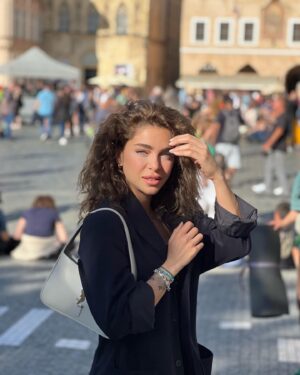 Öykü Çelik Instagram - 🖤