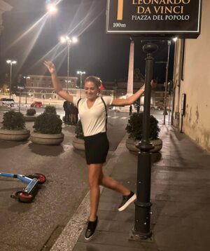 Özge Borak Instagram - 🤸🏽‍♀️🛴