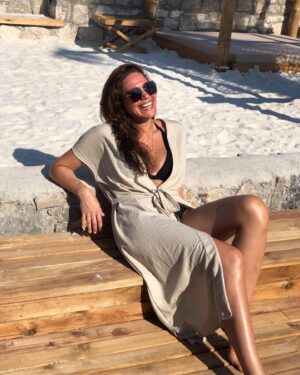Özge Borak Instagram - Hadi bakalım yaz gibi güzel bir kış olsun. Yok,  yok daha dönmedim. Az kaldığı için alıştırma yapıyorum.❣️ 📷 @dryhkn 😘