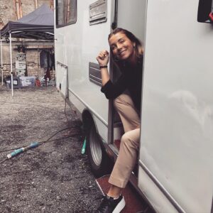 Özge Özberk Instagram - #Set @ghbgdizi ♥️
Bu akşam @showtv .. zaten biliyosunuz 🫶🏻