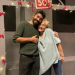 Özlem Tokaslan Instagram - Mutlaka izlenilmesi gereken harika bir oyun “Ders” @kumbaraci50 👏👏👏 Canım @candansedabalaban ın yönettiği etkileyici bir oyun seyrettik canım @sserkanaltintas ile. Kaçırılmaması gereken heyecan verici bir oyun.Benden söylemesi.
