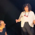Özlem Tokaslan Instagram - Böyle yaratıcı, zeki ve dost bir ekiple çalışmak çocukluğumun en güzel hatırası gibiydi..Teşekkür etmek karşılamıyor duygularımı.Sağolun, varolun..Nice nice çoğalalım..Sevgi ve özenle mesleğini kalbinde taşıyanlara selam olsun! @sahnebazende @candansedabalaban @emresaka83 @alev_topal @rayavuz000 @burcakmu @banu_saman #tiyatro #kukla #kuklatiyatrosu #çocuk #aile #dost #sanat #sevgi #puppettheatre #puppet #sahnebazende #AT 25 Ekim saat:11:00 Aksanat Beyoğlu @kukla_festivali