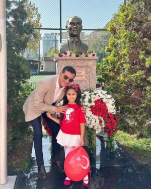 İnci Pars Instagram - Cumhuriyet Bayramımız kutlu olsun #cumhuriyet100yaşında #atatürk