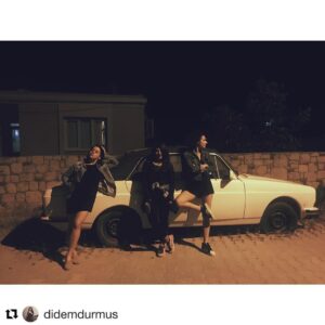 Şafak Pekdemir Instagram - #Repost @didemdurmus (@get_repost)
・・・
hepinize hirlarim - saian. bu bir mafya sarkisidir. Iyi ki dogdun babazuum!