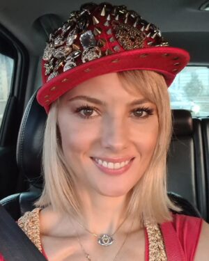 Şebnem Schäfer Instagram - Kemerlerinizi bağlayın 🚘