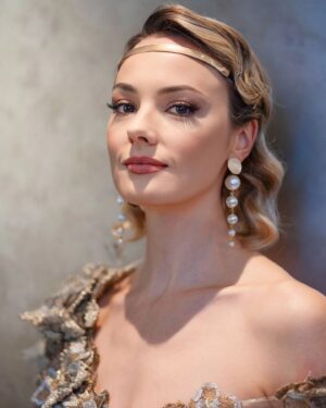 Şebnem Schäfer Instagram - Dress: @firatneziroglu 
Styling: @gozde_hilall 
Make-up & hair: @onurmarangoz 
Photo: @tuncertuncofficial
💫💫💫