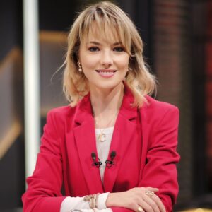 Şebnem Schäfer Instagram - Bu Cumartesi saat 16:45 te @yasamvemaden @bloomberghttv de

@cimcimemedya @incikaraman71 @ymgv1986 @tmd.1948 @yalcinozdenofficial